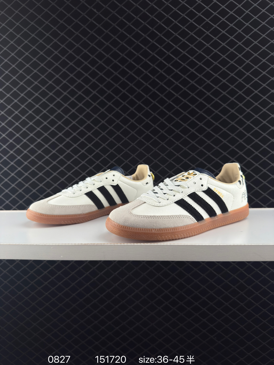 💰198
Adidas Originals Samba OG 桑巴舞系列 阿迪达斯 三叶草 绅士德训足球风百搭低帮休闲运动板鞋
货号:JR8830
尺码:36～45半
ID:151720