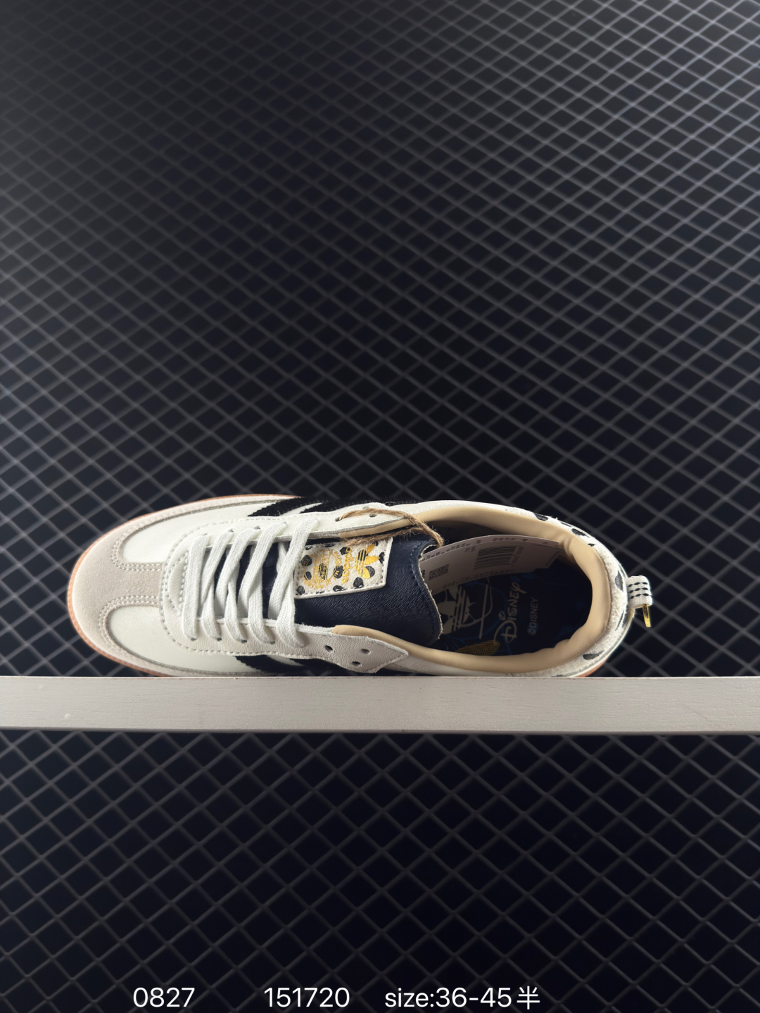 💰198
Adidas Originals Samba OG 桑巴舞系列 阿迪达斯 三叶草 绅士德训足球风百搭低帮休闲运动板鞋
货号:JR8830
尺码:36～45半
ID:151720