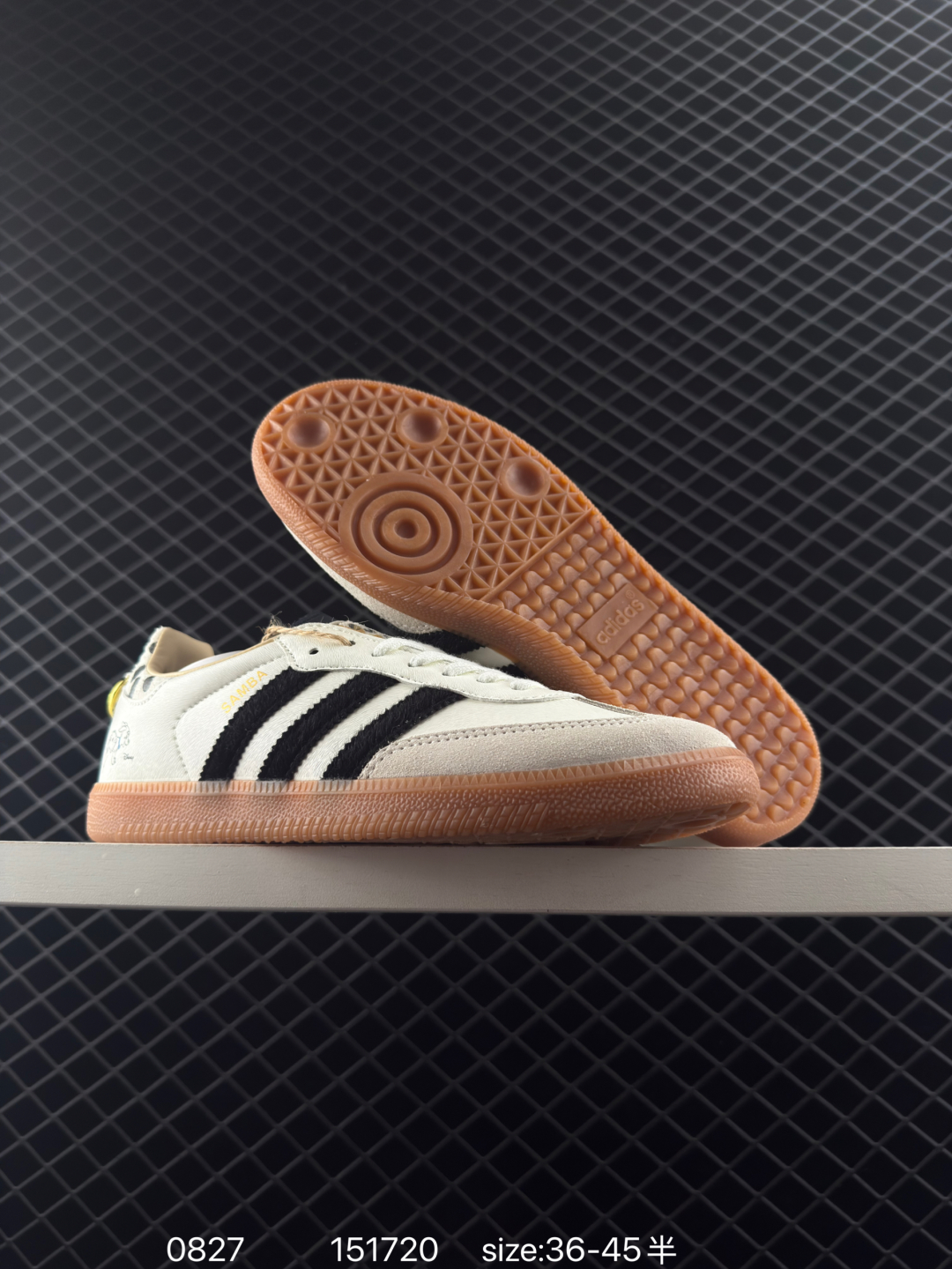 💰198
Adidas Originals Samba OG 桑巴舞系列 阿迪达斯 三叶草 绅士德训足球风百搭低帮休闲运动板鞋
货号:JR8830
尺码:36～45半
ID:151720