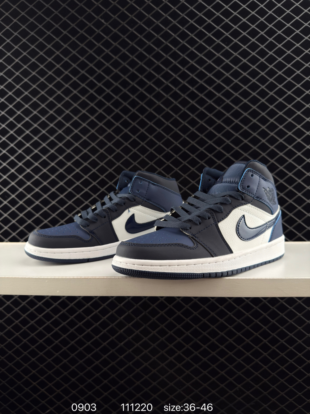 💰160
Jordan/乔丹 采用软质荔枝纹皮革鞋面材质，!耐克Nike Air Jordan 1 Mid AJ1乔丹一代中帮经典复古文化休闲运动篮球鞋" BQ6472

类型：男女鞋
码数：36 37 38 39 40 41 42 43 44 45 46
编码：111220