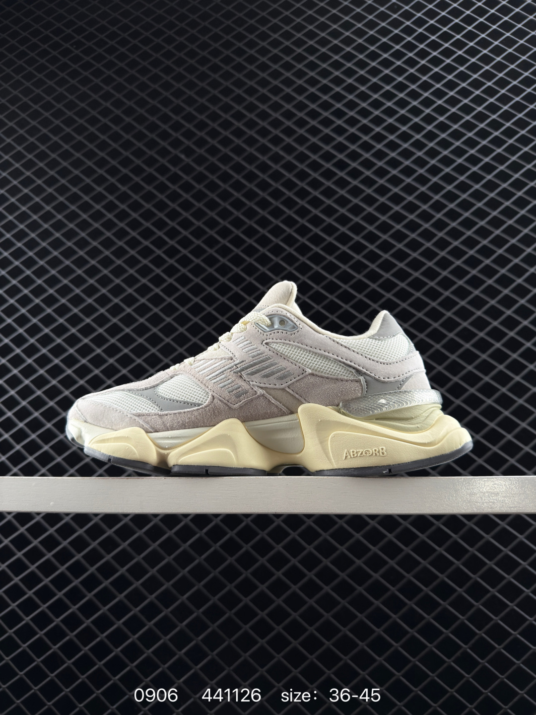 💰230 
New Balance NB 9060 灰色

货号: U9060ERD
尺码：36 36.5 37 38.5 39 40 40.5 41 42 42.5 43 44 44.5 45 
编码：441126