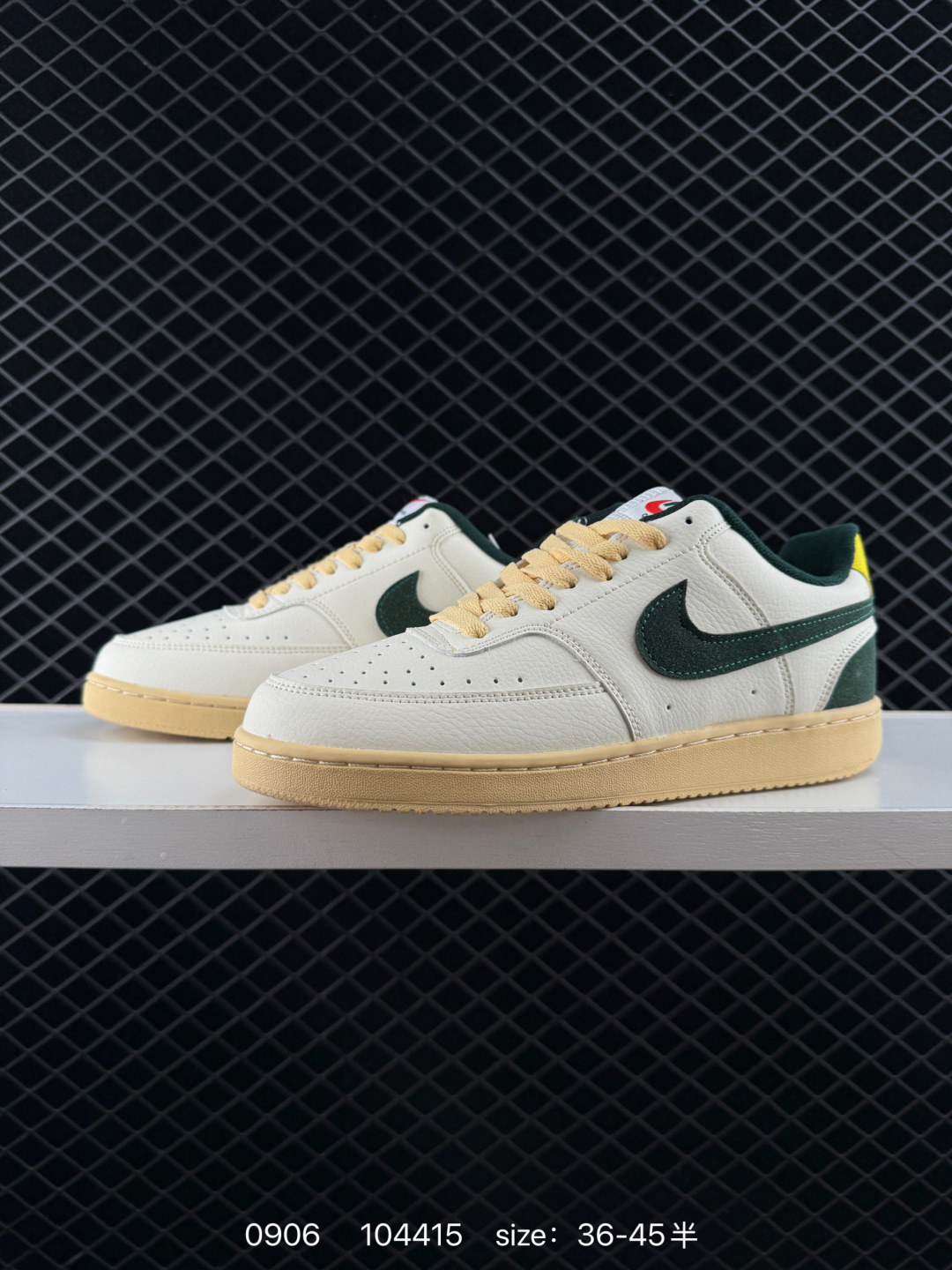 🛒购物价：168💰[店长鲸选配套包装齐全.莆田本地档口]Nike Court Vision 1 Low 耐克 低帮 白蓝黄 鞋身以白色作为主色调，使鞋款十分百搭，同时鞋身两侧Swoosh Logo使用海军蓝打造，后跟Nike字样则以黄色呈现，使鞋子更为炫酷。鞋舌黄色绣标上Nike Swoosh Logo采用海军蓝点缀，后跟饰片辅以镭射点缀，鞋舌是网眼布材料，增强了透气性，白色中底搭配黄色橡胶大底，整体就是小白鞋设计，十分百搭。
货号：CD5463-100/101/102 DH2987-001/102/103 CD5434-111 FJ5480-100 FD0320-133 CW5596-100 
尺码：36～45半
编码：104415