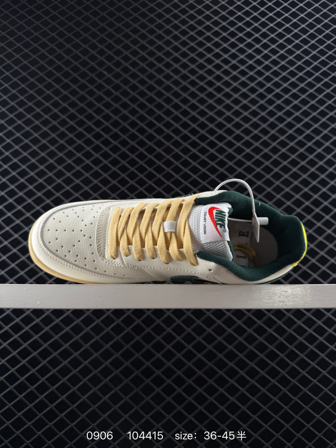 🛒购物价：168💰[店长鲸选配套包装齐全.莆田本地档口]Nike Court Vision 1 Low 耐克 低帮 白蓝黄 鞋身以白色作为主色调，使鞋款十分百搭，同时鞋身两侧Swoosh Logo使用海军蓝打造，后跟Nike字样则以黄色呈现，使鞋子更为炫酷。鞋舌黄色绣标上Nike Swoosh Logo采用海军蓝点缀，后跟饰片辅以镭射点缀，鞋舌是网眼布材料，增强了透气性，白色中底搭配黄色橡胶大底，整体就是小白鞋设计，十分百搭。
货号：CD5463-100/101/102 DH2987-001/102/103 CD5434-111 FJ5480-100 FD0320-133 CW5596-100 
尺码：36～45半
编码：104415