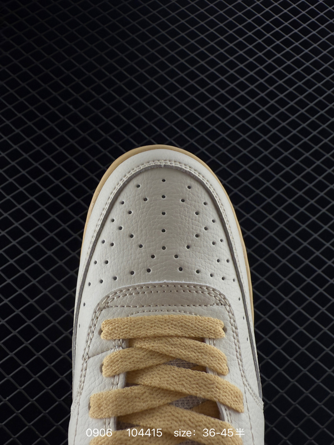🛒购物价：168💰[店长鲸选配套包装齐全.莆田本地档口]Nike Court Vision 1 Low 耐克 低帮 白蓝黄 鞋身以白色作为主色调，使鞋款十分百搭，同时鞋身两侧Swoosh Logo使用海军蓝打造，后跟Nike字样则以黄色呈现，使鞋子更为炫酷。鞋舌黄色绣标上Nike Swoosh Logo采用海军蓝点缀，后跟饰片辅以镭射点缀，鞋舌是网眼布材料，增强了透气性，白色中底搭配黄色橡胶大底，整体就是小白鞋设计，十分百搭。
货号：CD5463-100/101/102 DH2987-001/102/103 CD5434-111 FJ5480-100 FD0320-133 CW5596-100 
尺码：36～45半
编码：104415