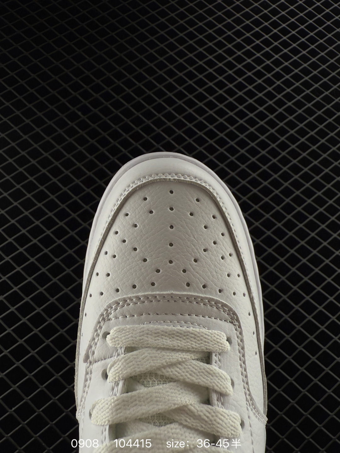 🛒购物价：168💰[店长鲸选配套包装齐全.莆田本地档口]Nike Court Vision 1 Low 耐克 低帮 白蓝黄 鞋身以白色作为主色调，使鞋款十分百搭，同时鞋身两侧Swoosh Logo使用海军蓝打造，后跟Nike字样则以黄色呈现，使鞋子更为炫酷。鞋舌黄色绣标上Nike Swoosh Logo采用海军蓝点缀，后跟饰片辅以镭射点缀，鞋舌是网眼布材料，增强了透气性，白色中底搭配黄色橡胶大底，整体就是小白鞋设计，十分百搭。
货号：CD5463-100/101/102 DH2987-001/102/103 CD5434-111 FJ5480-100 FD0320-133 CW5596-100 
尺码：36～45半
编码：104415