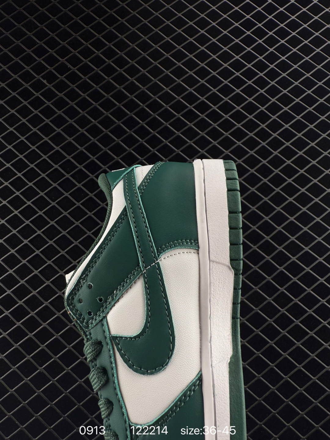 🛒购物价：168💰[店长鲸选配套包装齐全.莆田本地档口]SB Dunk Low 低帮休闲
定制鞋盒 大厂纯原品质出货 超高清洁度 皮料切割干净无任何毛边 细节完美  
货号：DD1391-103
尺码：如图
编码：122214
