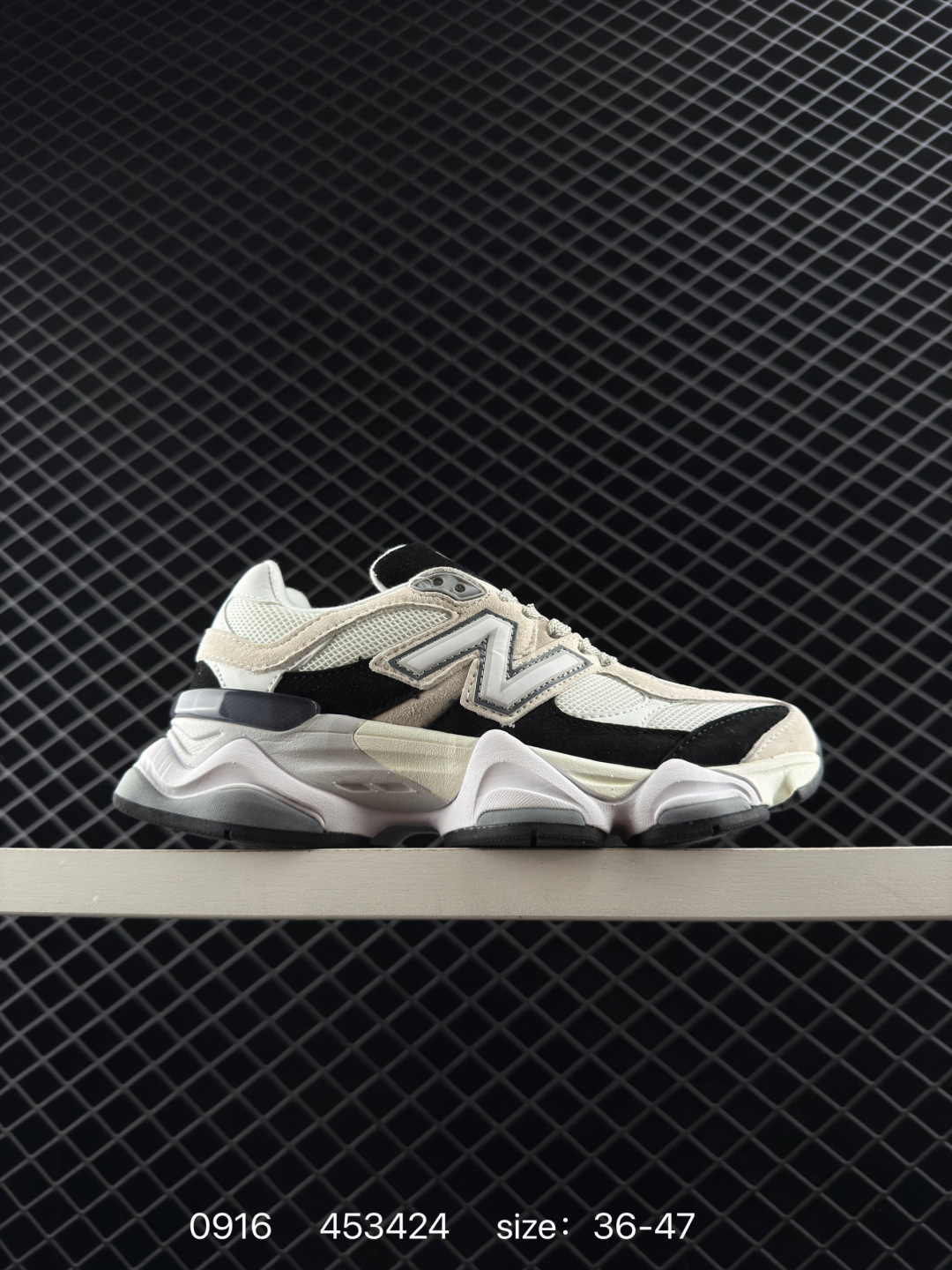 🈴二💰220
新百伦NB Joe Freshgoods x New Balance 版本NB9060 复古休闲运动慢跑鞋 鞋款灵感源自设计师本人对夏日的怀日回忆。鞋面大身由空间双格及磨砂鞋面拼接而生，配以柔和、温暖的粉橘色调，夏日氛围拉满采用大面积网眼以及麂皮材质覆盖鞋身，还原经典气质。搭载ABZORB避震科技，由泡沫聚酯制成，上脚可以有效减少由鞋底反弹对身体及双腿的冲击力 货号: U9060BLK
Size：36 37 37.5 38 38.5 39.5 40 40.5 41.5 42 42.5 43 44 45 46
ID:453424