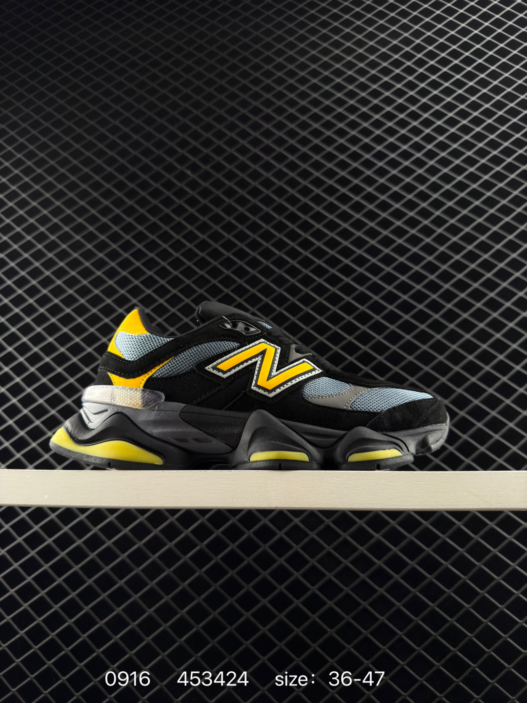 🈴二💰220
新百伦NB Joe Freshgoods x New Balance 版本NB9060 复古休闲运动慢跑鞋 鞋款灵感源自设计师本人对夏日的怀日回忆。鞋面大身由空间双格及磨砂鞋面拼接而生，配以柔和、温暖的粉橘色调，夏日氛围拉满采用大面积网眼以及麂皮材质覆盖鞋身，还原经典气质。搭载ABZORB避震科技，由泡沫聚酯制成，上脚可以有效减少由鞋底反弹对身体及双腿的冲击力 货号: U9060BLK
Size：36 37 37.5 38 38.5 39.5 40 40.5 41.5 42 42.5 43 44 45 46
ID:453424