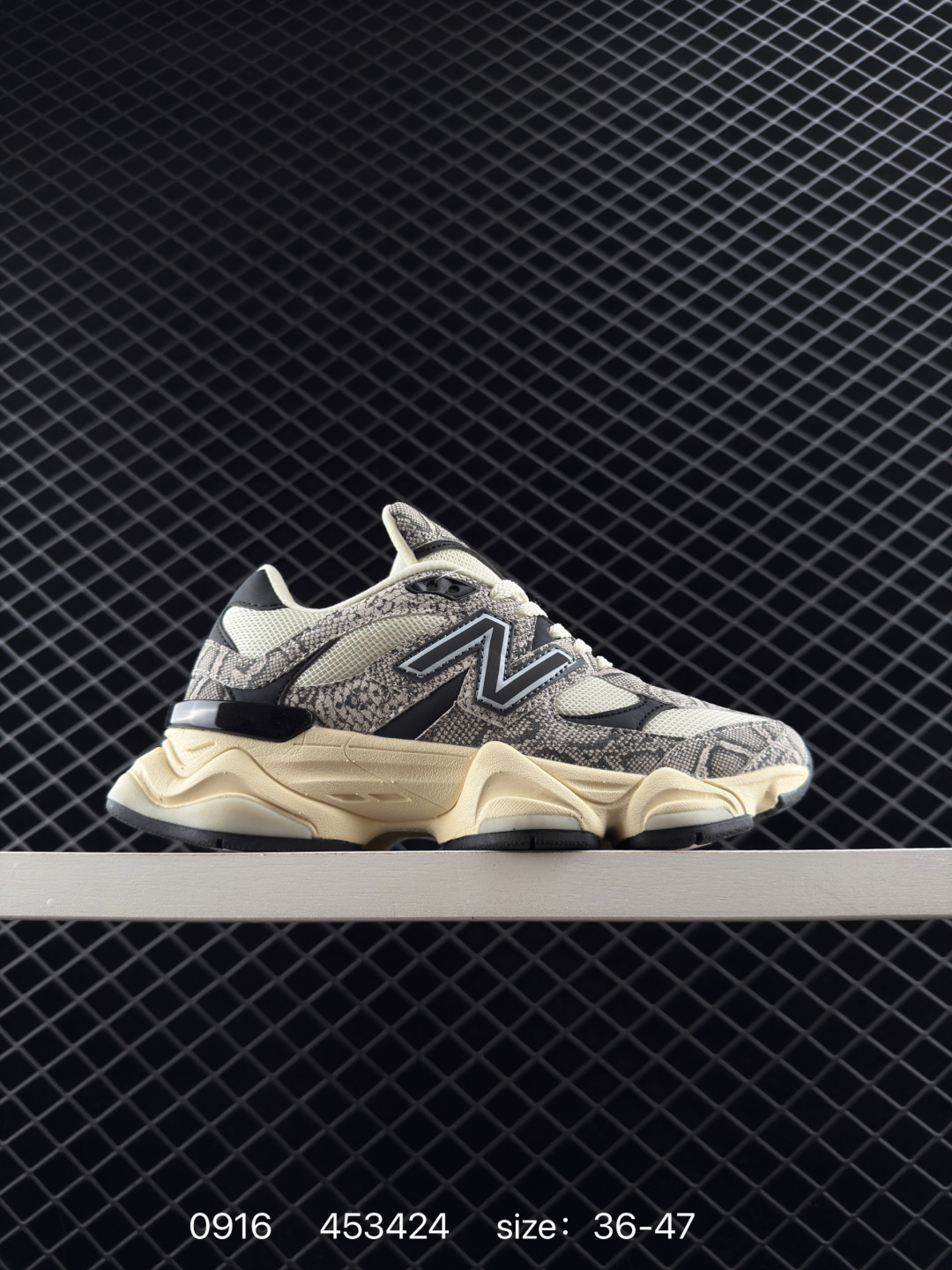 🈴三💰220
新百伦NB Joe Freshgoods x New Balance 版本NB9060 复古休闲运动慢跑鞋 鞋款灵感源自设计师本人对夏日的怀日回忆。鞋面大身由空间双格及磨砂鞋面拼接而生,配以柔和、温暖的粉橘色调,夏日氛围拉满采用大面积网眼以及麂皮材质覆盖鞋身,还原经典气质。搭载ABZORB避震科技,由泡沫聚酯制成,上脚可以有效减少由鞋底反弹对身体及双腿的冲击力 货号: U9060BLK
Size:36 37 37.5 38 38.5 39.5 40 40.5 41.5 42 42.5 43 44 45 46
ID:453424