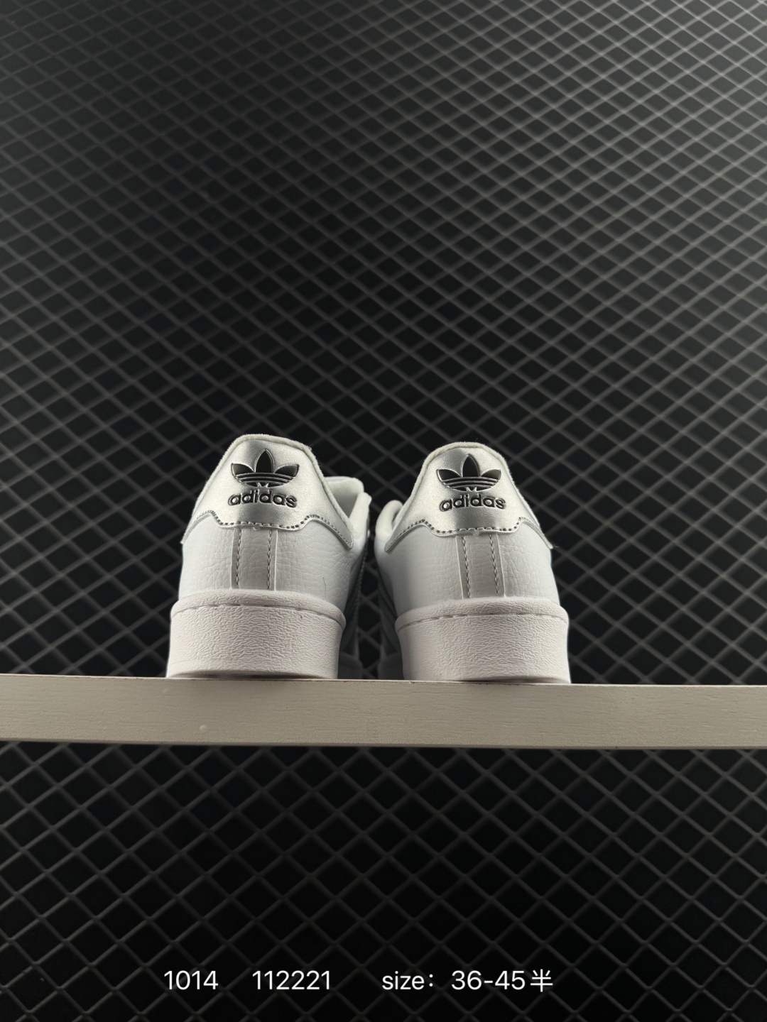 💰205
AD Originals Superstar II"White Black"经典贝壳头系列低帮百搭休闲运动板鞋“皮革新白黑”JI0124
#升级原楦原纸版开发
#采用软质荔枝纹牛剖革鞋面材质
#2020改良全包围鞋垫
#正确2020版鞋底模具及扇贝头盖片❗
尺码：35 36 36⅔ 37⅓ 38 38⅔ 39⅓ 40 40⅔ 41⅓ 42 42⅔ 43⅓ 44
编码:112221