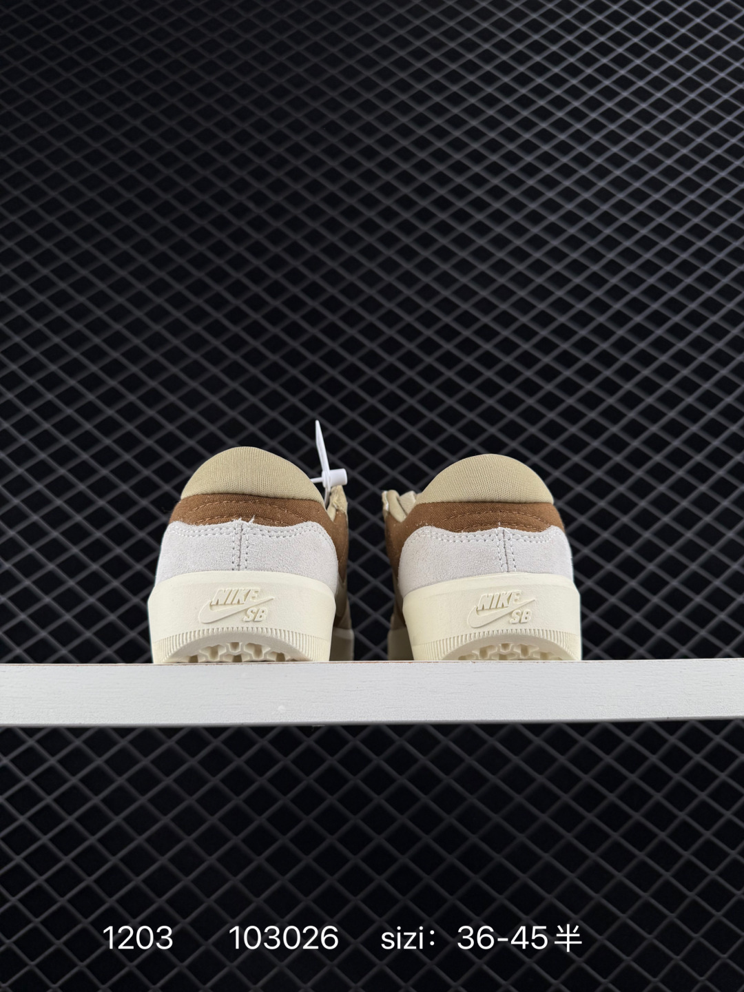 💰230
✅Nike SB Force 58低帮耐克休闲板鞋
是一款将前沿创新带入街头的单品
它具有硫化鞋底 具有出色的耐用性和灵活性
使用帆布和绒面革 在饰面上放置通风口
货号:DV5477-102
尺码:36 36.5 37.5 38 38.5 39 40 40.5 41 42 42.5 43 44 45
ID:103026 Size:36～45B