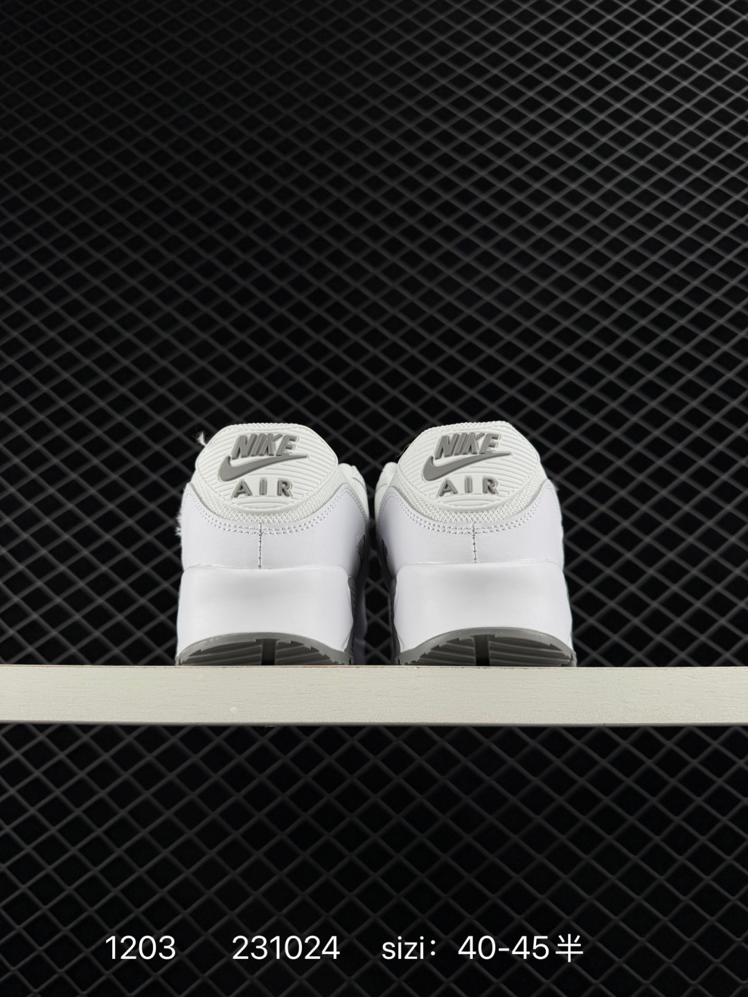 💰220
：耐克Nike AIR MAX90 FlyEase MAX90经典款复古缓震气垫跑步鞋
货号：DV3503
尺码：看图所示
编码：231024