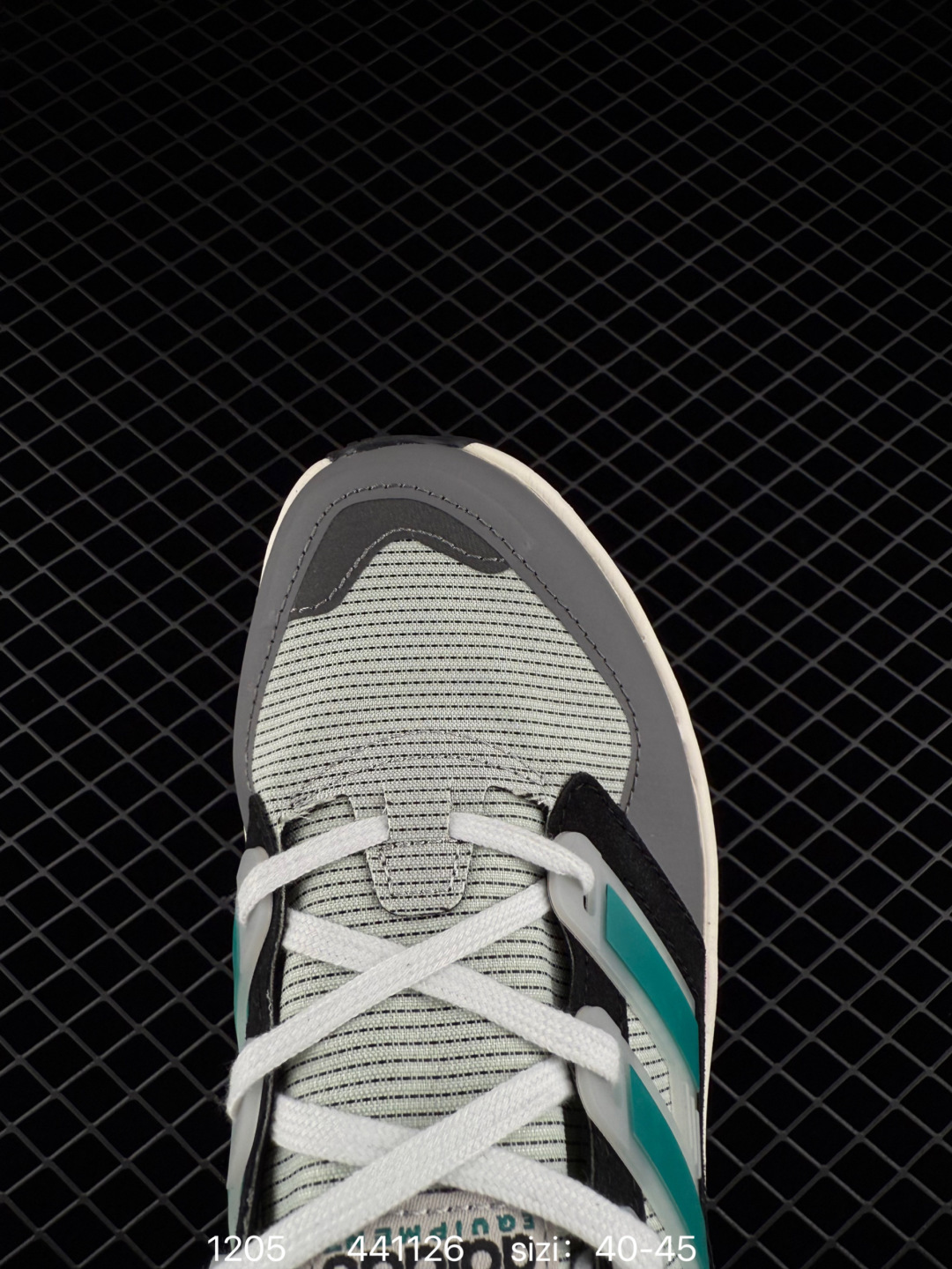 💰190
【新品🔥公司级】阿迪达斯 （adidas）Originals三叶草2025年新款男女鞋 EQUIPMENT AGRAVIC运动休闲鞋 厚底增高老爹鞋 JH6114 41复古运动风盛行，这双阿迪的 Equipment Agravic 可以成为新的选择。OG 味道恰到好处，但又自带一些现代气息。这是一双很有意思的款式，用到了越野跑顶级款式的大底，用到了Equipment标志配色的复古鞋面。这种组合还挺别出心裁的。充满工业美感的阿迪EQT，lightstrike Pro注塑发泡和马牌越野底的组合.Equipment agravic 除了越野跑鞋的户外专业性之外，棕粉色系的adidas复古点缀，脚感颜值方面完全够用，通勤好鞋无疑了.

货号:  JH6121
尺码:  40-45
编码：441126