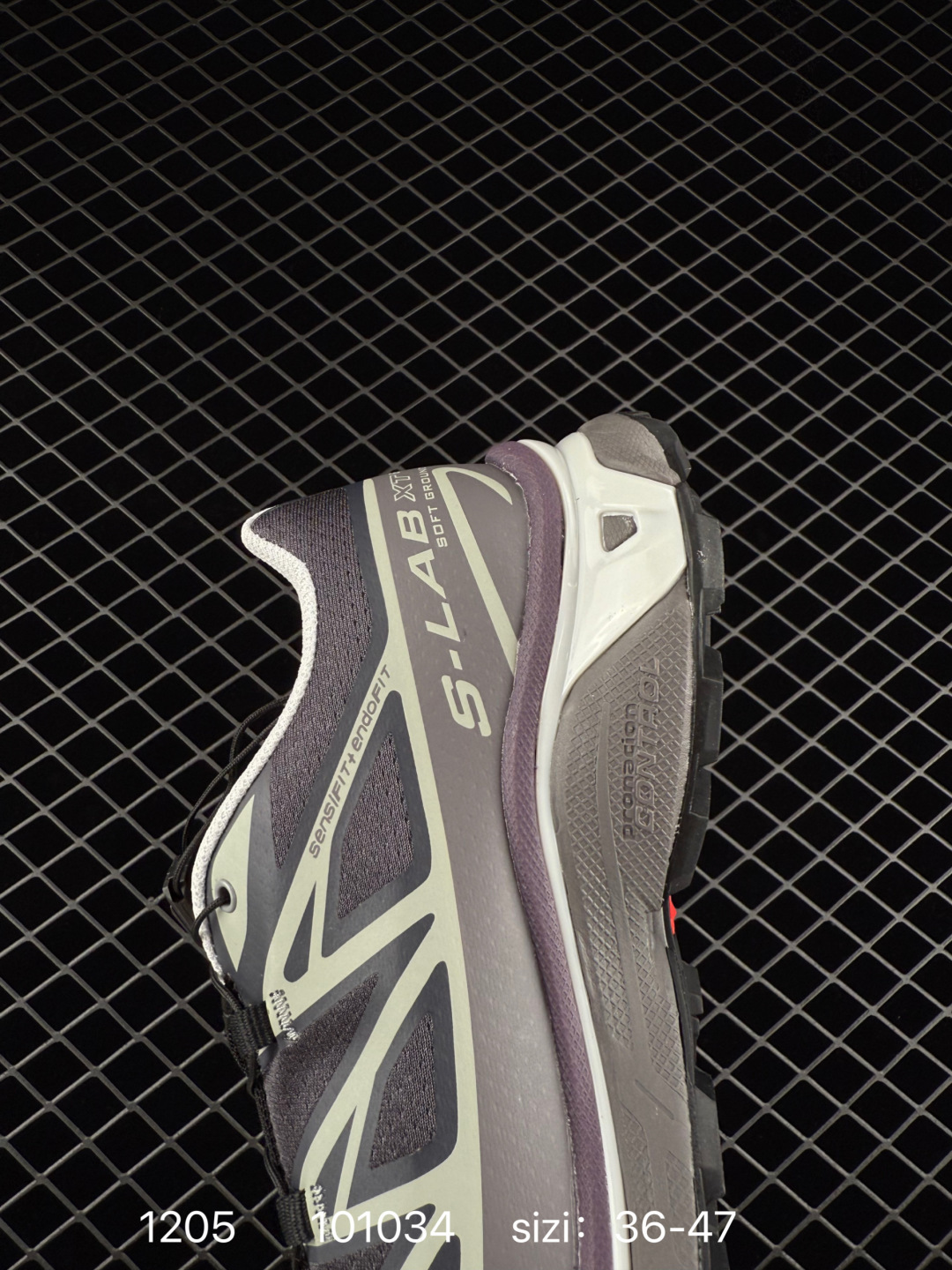 💰230
Salomon XA PRO XT-6 FT萨洛蒙户外越野跑鞋 鞋面采用SENSIFIT贴合技术 全方位贴合包裹脚型 鞋跟部鞋底牵引设计 提供强大的抓地性能 更适应野外崎岖不平的道路 其3D ADVANCED CHASSIS底盘 材料轻量大化 钉齿设计更具稳定性、防护性 鞋底易磨损区运用CONTAGRIP高耐磨材料 应对城市硬质路面长距离跑考验 
货号:410866 28
编码：101034
 Size:36～47