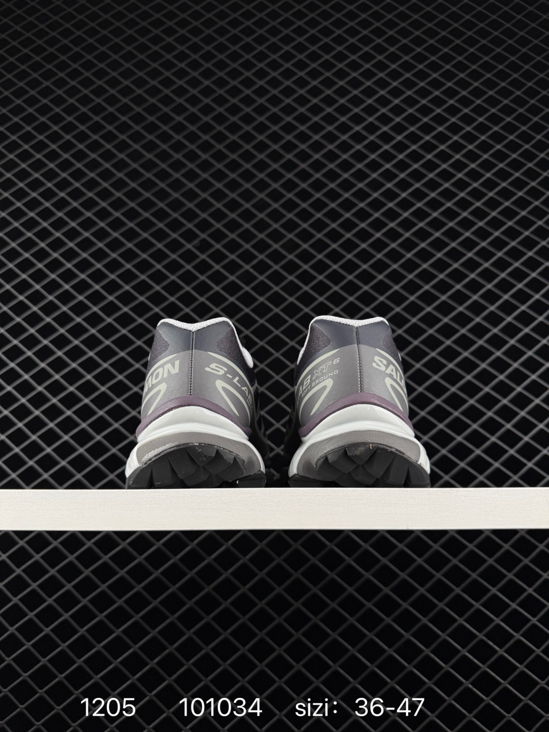 💰230
Salomon XA PRO XT-6 FT萨洛蒙户外越野跑鞋 鞋面采用SENSIFIT贴合技术 全方位贴合包裹脚型 鞋跟部鞋底牵引设计 提供强大的抓地性能 更适应野外崎岖不平的道路 其3D ADVANCED CHASSIS底盘 材料轻量大化 钉齿设计更具稳定性、防护性 鞋底易磨损区运用CONTAGRIP高耐磨材料 应对城市硬质路面长距离跑考验 
货号:410866 28
编码：101034
 Size:36～47