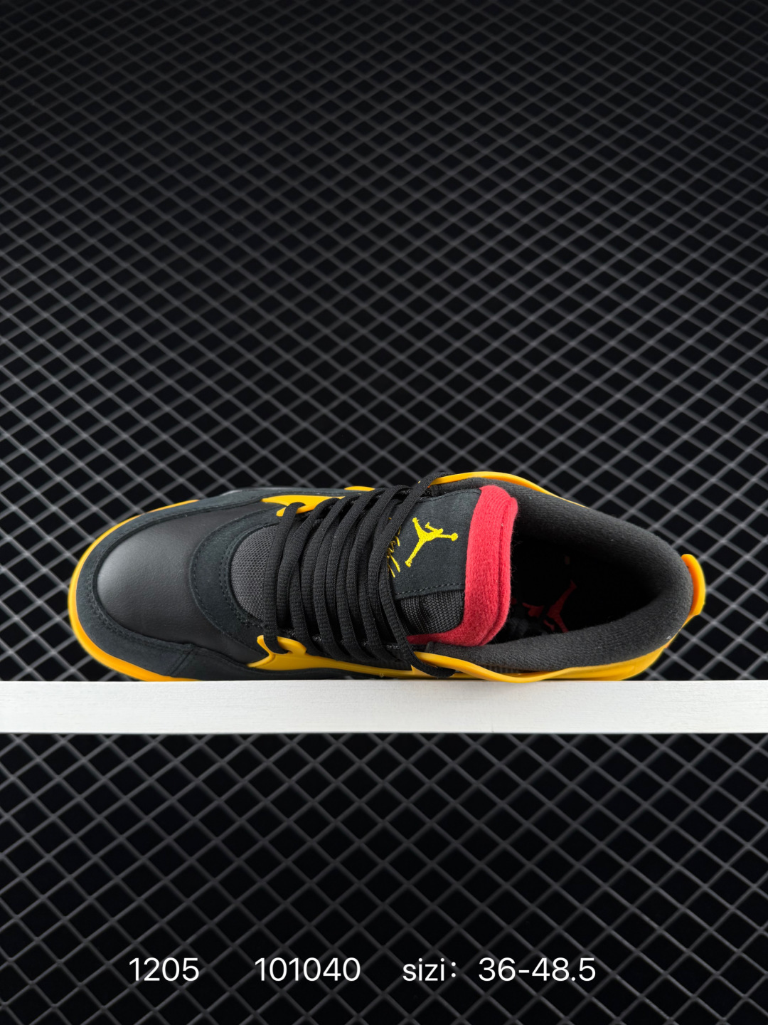 💰260
耐克 Nike Air Jordan 4 RM 耐克 防滑 低帮 复古篮球鞋
橡胶耐磨防滑大底 原档案原楦数据开发
原盒配件 原厂中底钢印 正确版本
货号:FQ7939-007
尺码：如图所示 
编码：101040