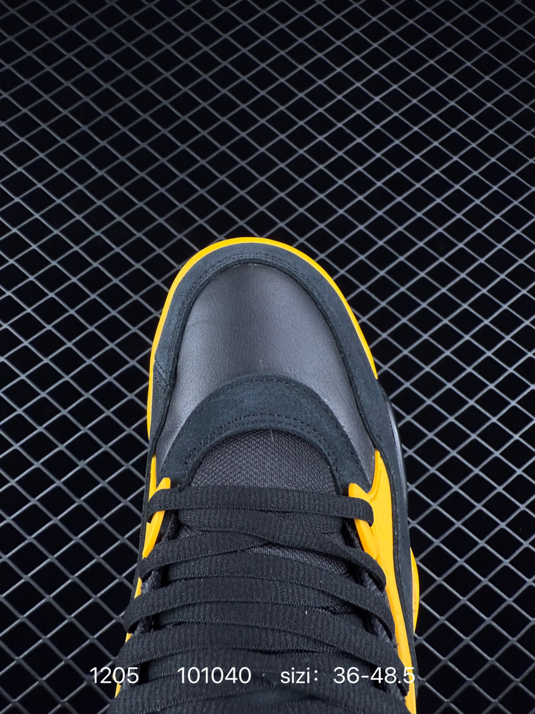 💰260
耐克 Nike Air Jordan 4 RM 耐克 防滑 低帮 复古篮球鞋
橡胶耐磨防滑大底 原档案原楦数据开发
原盒配件 原厂中底钢印 正确版本
货号:FQ7939-007
尺码：如图所示 
编码：101040