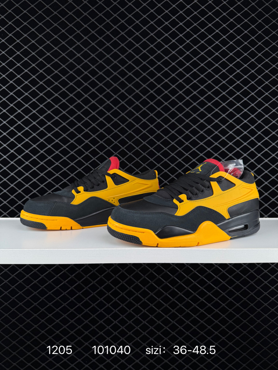 💰260
耐克 Nike Air Jordan 4 RM 耐克 防滑 低帮 复古篮球鞋
橡胶耐磨防滑大底 原档案原楦数据开发
原盒配件 原厂中底钢印 正确版本
货号:FQ7939-007
尺码：如图所示 
编码：101040