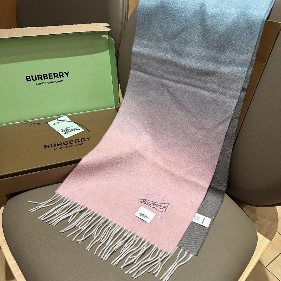 【▪️家属福利来了！！巴宝莉高端重磅男士围巾！】怒赞推荐，激动~！！下手绝对要快，同步专柜，最高端的男士