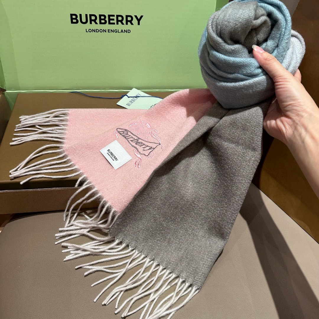 【▪️家属福利来了！！巴宝莉高端重磅男士围巾！】怒赞推荐，激动~！！下手绝对要快，同步专柜，最高端的男士