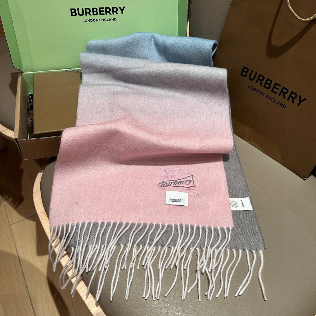 【▪️家属福利来了！！巴宝莉高端重磅男士围巾！】怒赞推荐，激动~！！下手绝对要快，同步专柜，最高端的男士