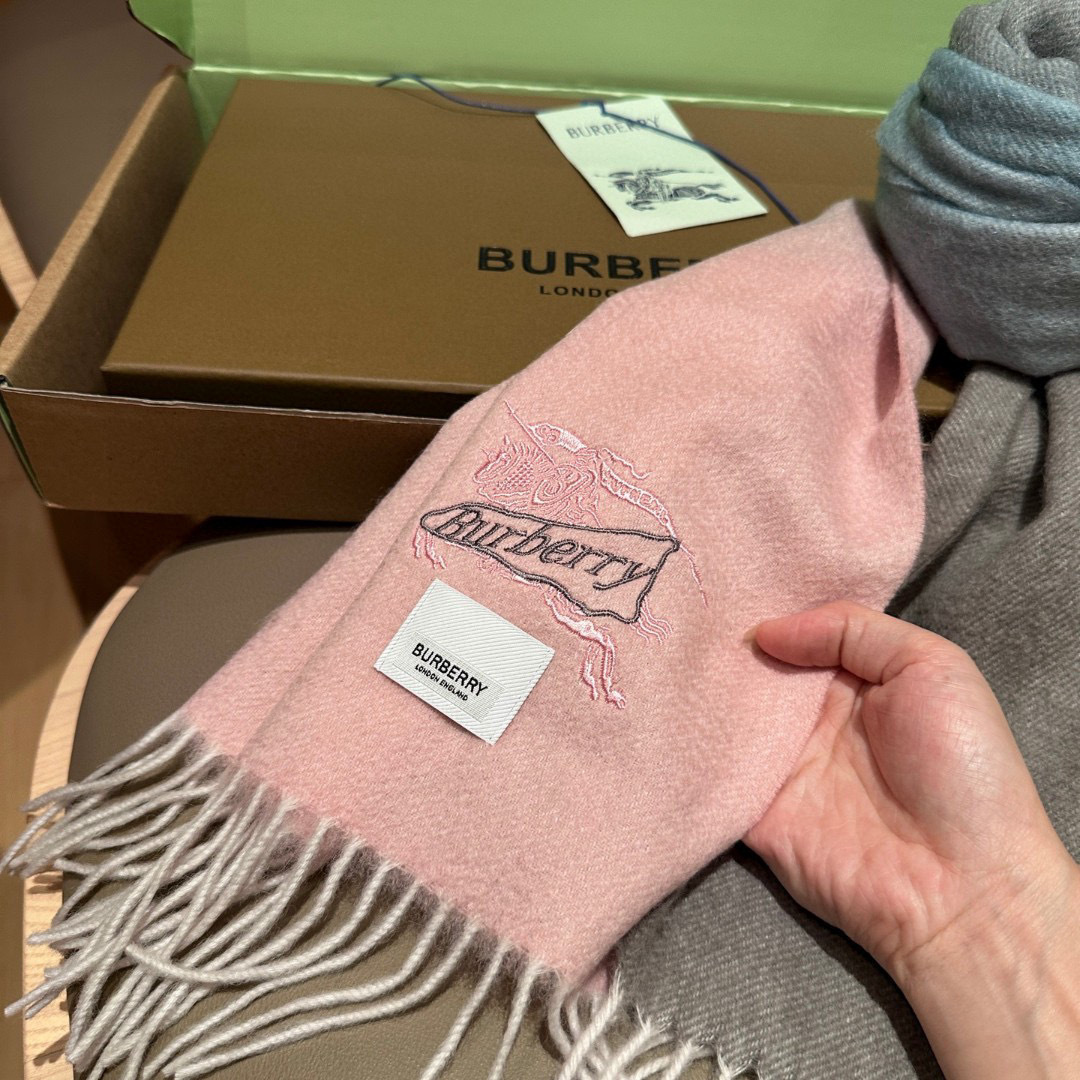 【▪️家属福利来了！！巴宝莉高端重磅男士围巾！】怒赞推荐，激动~！！下手绝对要快，同步专柜，最高端的男士