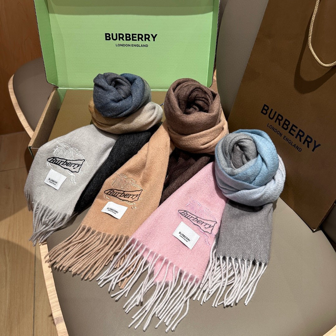 【▪️家属福利来了！！巴宝莉高端重磅男士围巾！】怒赞推荐，激动~！！下手绝对要快，同步专柜，最高端的男士