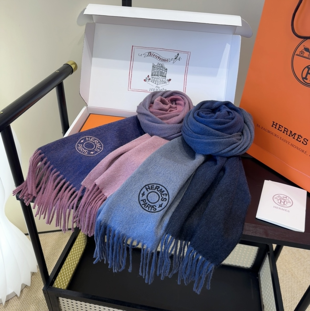【▪️家属福利来了！！爱马仕高端重磅男士围巾！】怒赞推荐，激动~！！下手绝对要快，同步专柜，最高端的男士