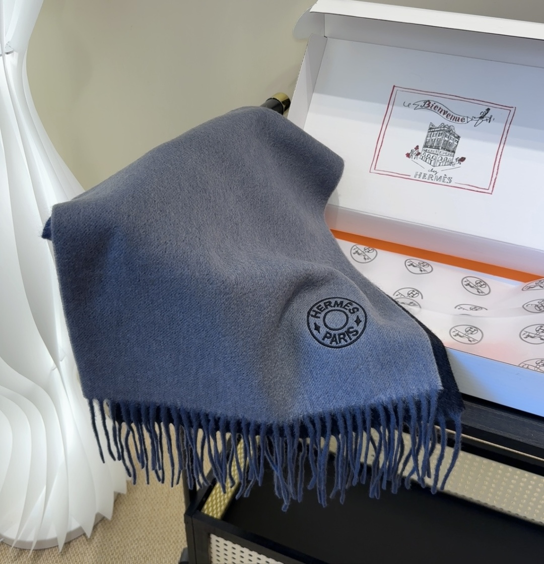 【▪️家属福利来了！！爱马仕高端重磅男士围巾！】怒赞推荐，激动~！！下手绝对要快，同步专柜，最高端的男士