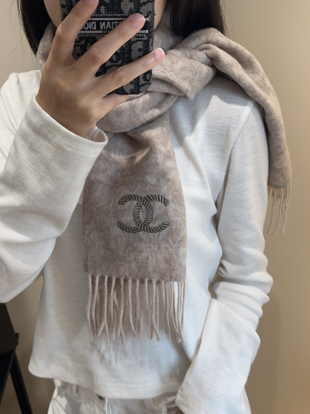 上新！2025秋冬香奈儿男女同款，同步，高端羊绒针织围巾！ 可正式，可随意，非常Classical的设计