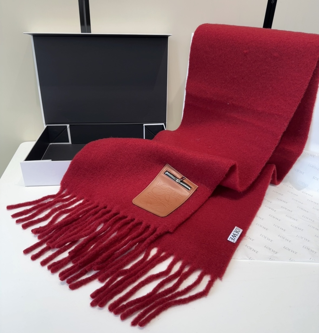 ▪❤️️罗意威超美新款马海毛围巾！超级推荐入手！】质感好货！主打的马海毛围巾~据说超难买哦！！打了好多次