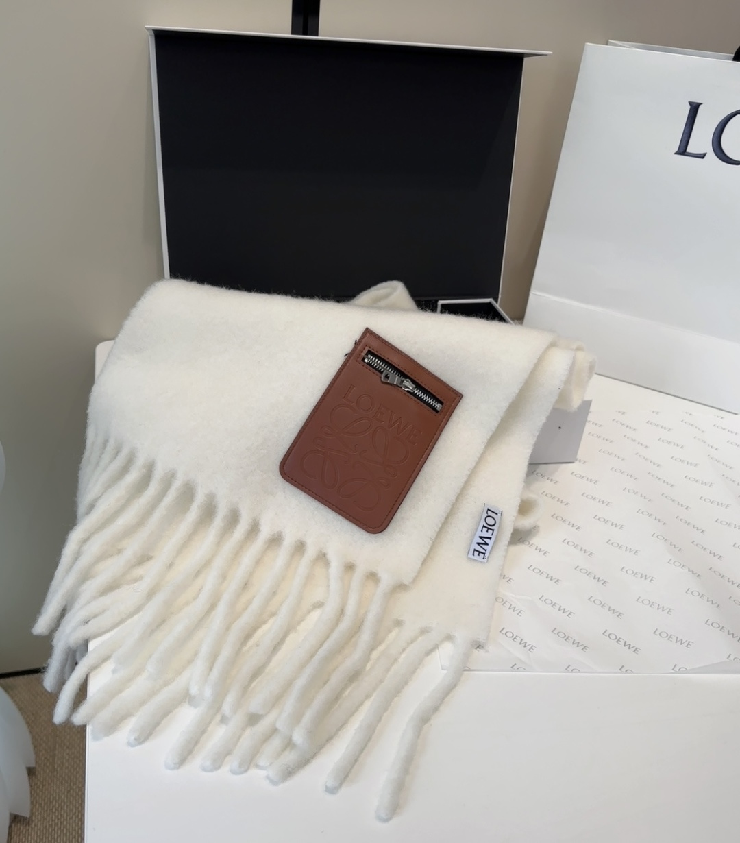 ▪❤️️罗意威超美新款马海毛围巾！超级推荐入手！】质感好货！主打的马海毛围巾~据说超难买哦！！打了好多次