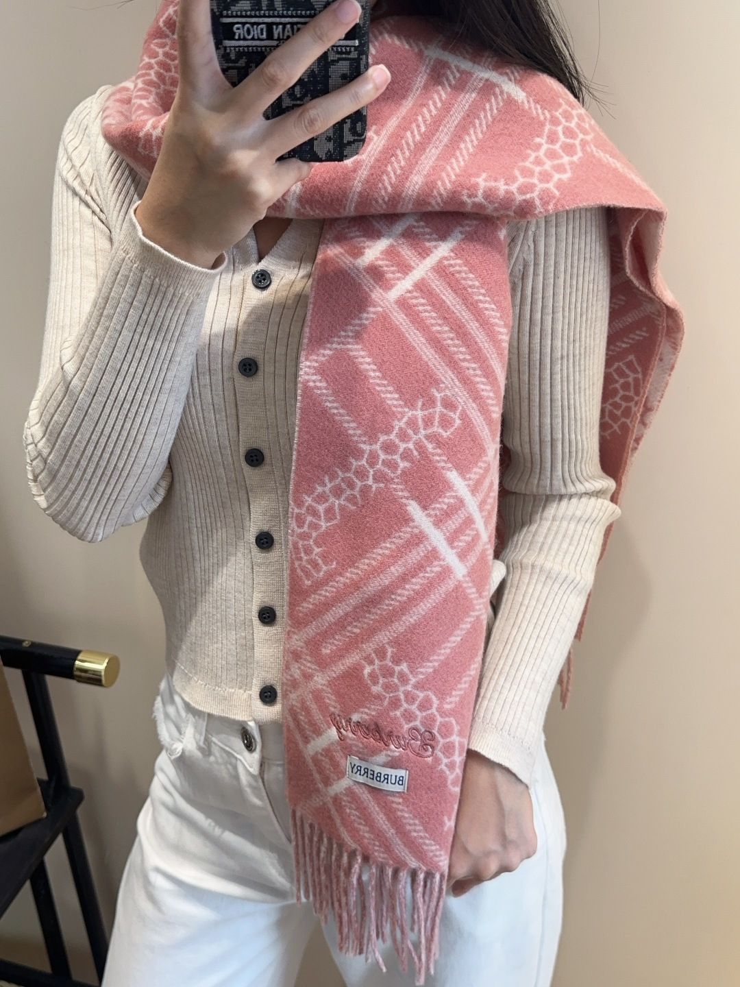 Burberry · 巴宝莉围巾❗️好看的要疯掉了，太有型太有魅力了❗️❗️非常斯文时尚的秋冬单品！真的