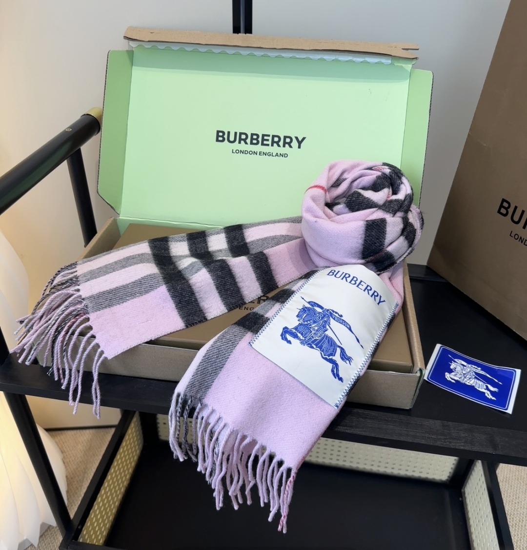 【▪️家属福利来了！！巴宝莉高端重磅男士围巾！】怒赞推荐，激动~！！下手绝对要快，同步专柜，最高端的男士