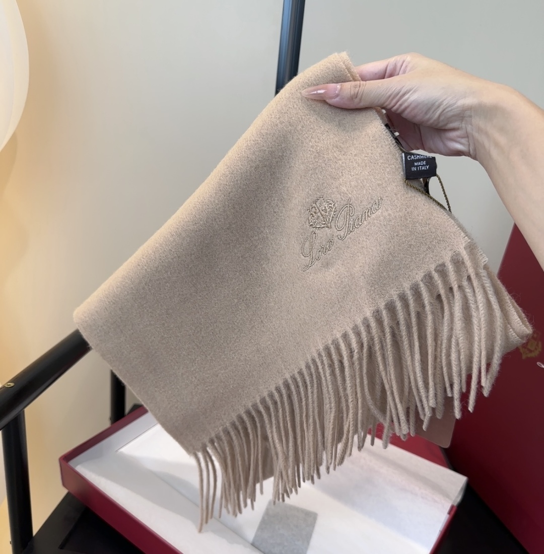🆕Loro Piana · 【贸易公司尾单，极品山羊绒围巾披肩】送人自留都太高大上了😍重磅上新，爆款爆款