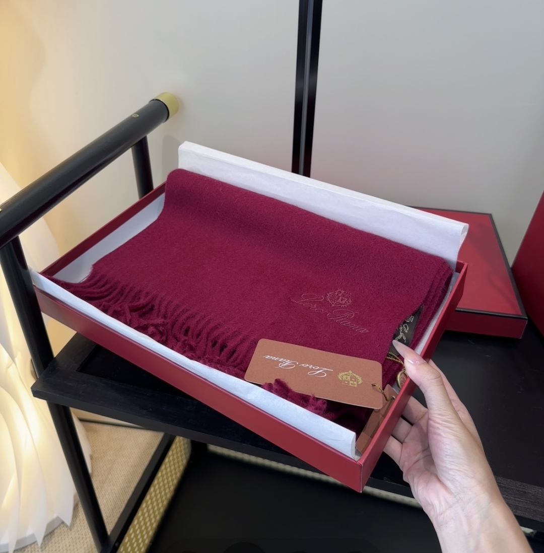 🆕Loro Piana · 【贸易公司尾单，极品山羊绒围巾披肩】送人自留都太高大上了😍重磅上新，爆款爆款