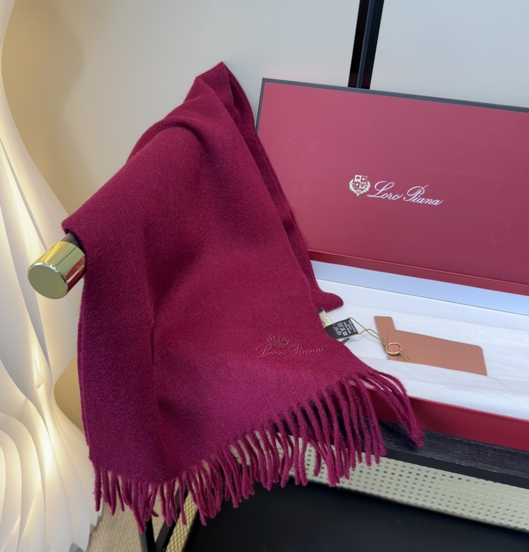 🆕Loro Piana · 【贸易公司尾单，极品山羊绒围巾披肩】送人自留都太高大上了😍重磅上新，爆款爆款