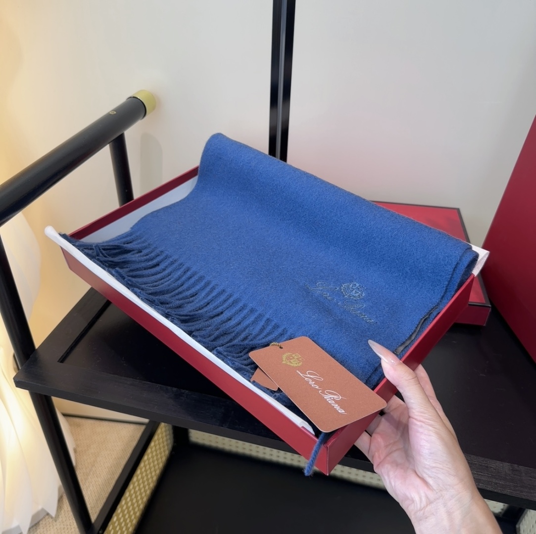 🆕Loro Piana · 【贸易公司尾单，极品山羊绒围巾披肩】送人自留都太高大上了😍重磅上新，爆款爆款