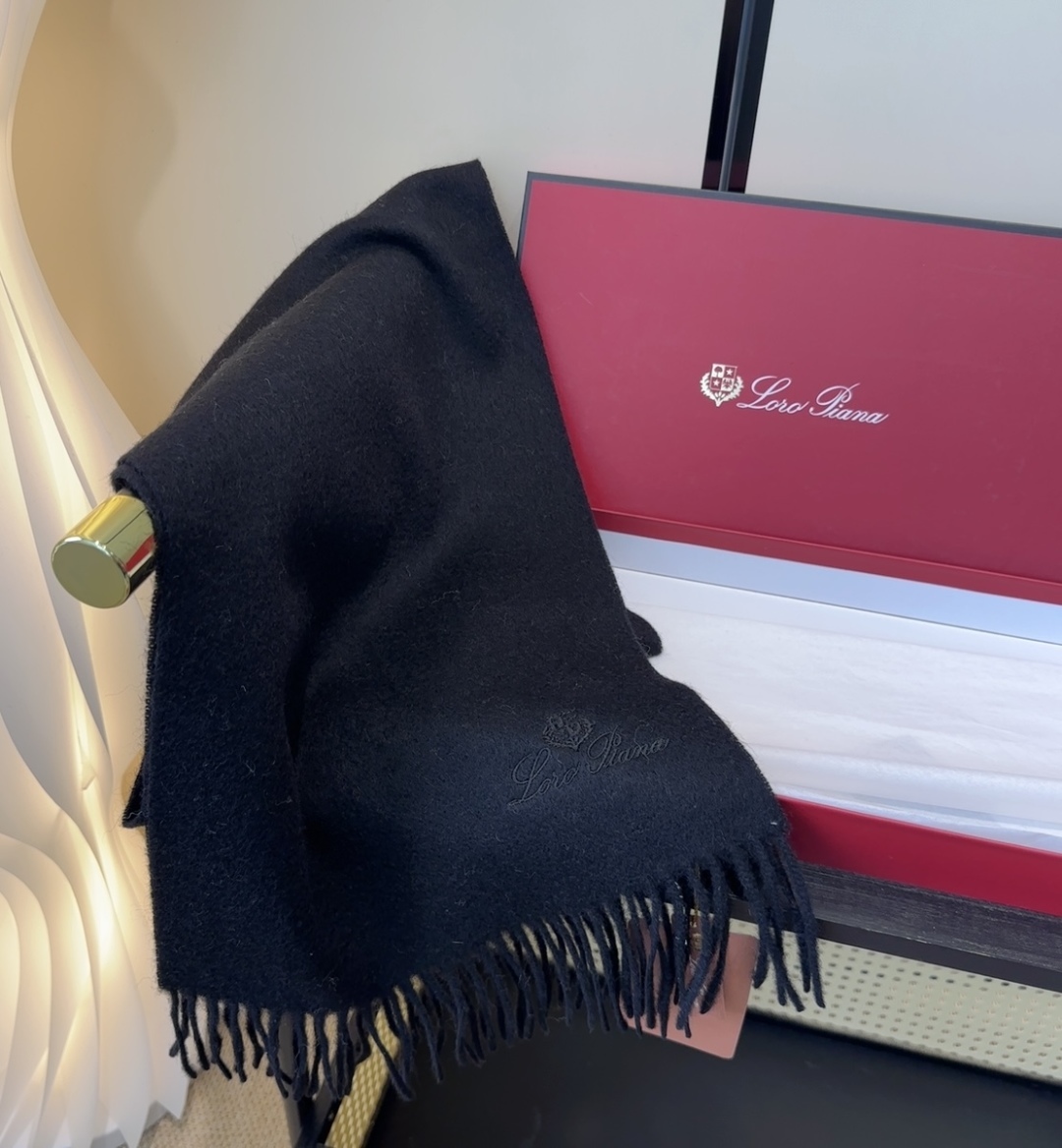 🆕Loro Piana · 【贸易公司尾单，极品山羊绒围巾披肩】送人自留都太高大上了😍重磅上新，爆款爆款