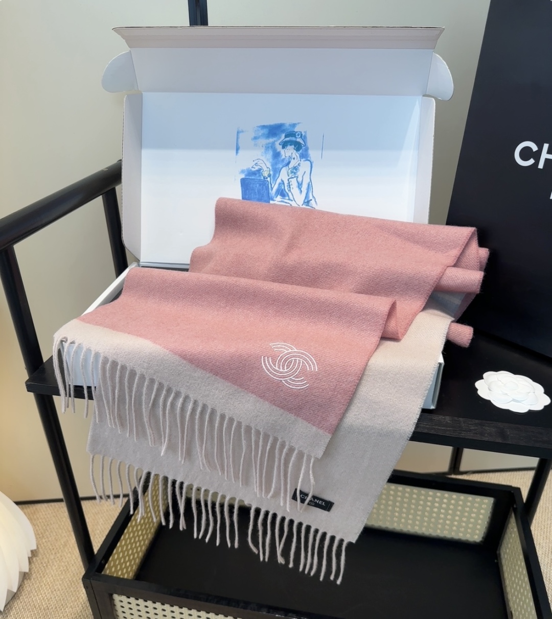 【▪Chanel · 香奈儿难得一见的温柔配色，超级迷恋❗️气质低调恬静又不失优雅❗️】重点推荐❗️高级