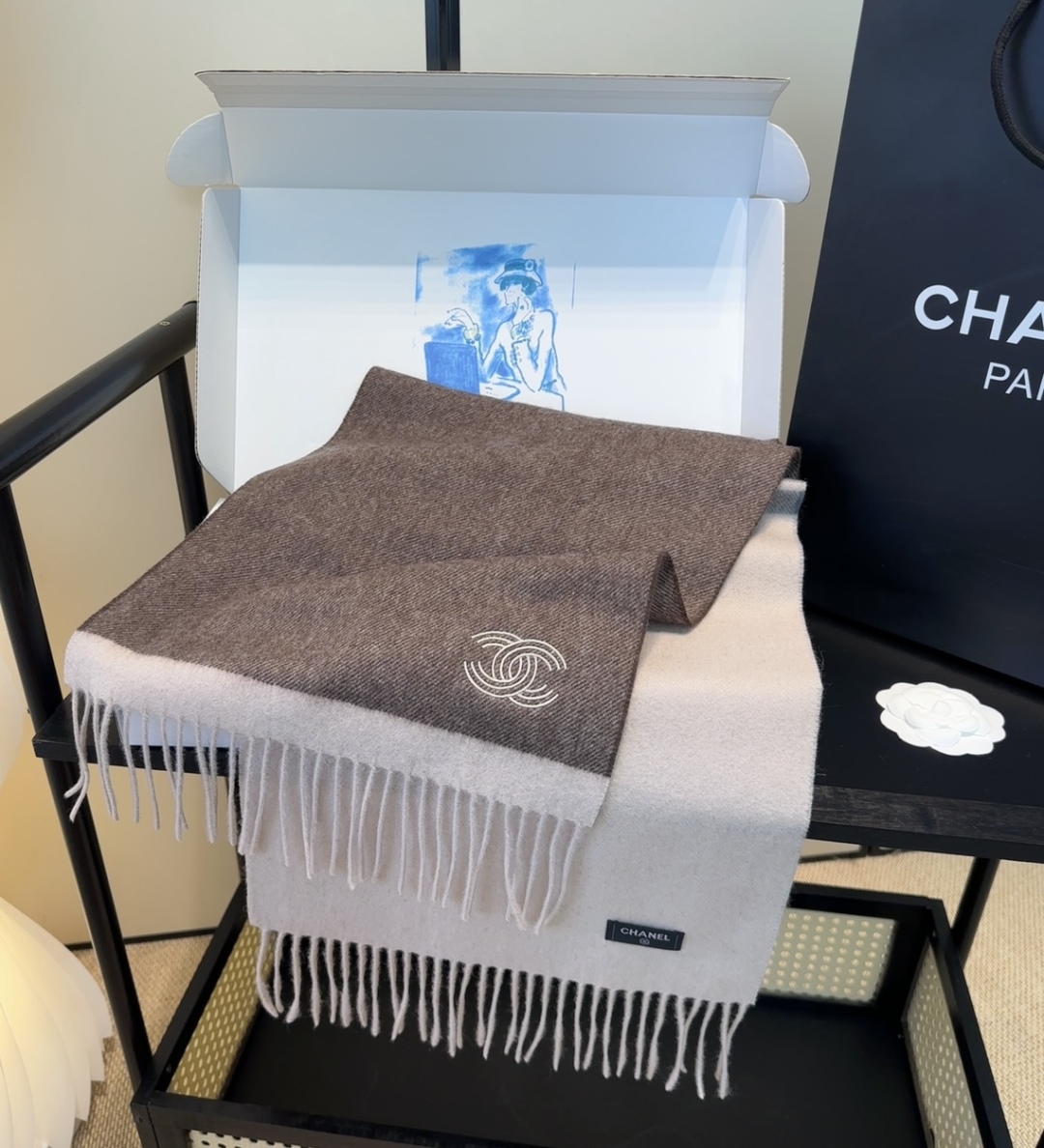 【▪Chanel · 香奈儿难得一见的温柔配色，超级迷恋❗️气质低调恬静又不失优雅❗️】重点推荐❗️高级