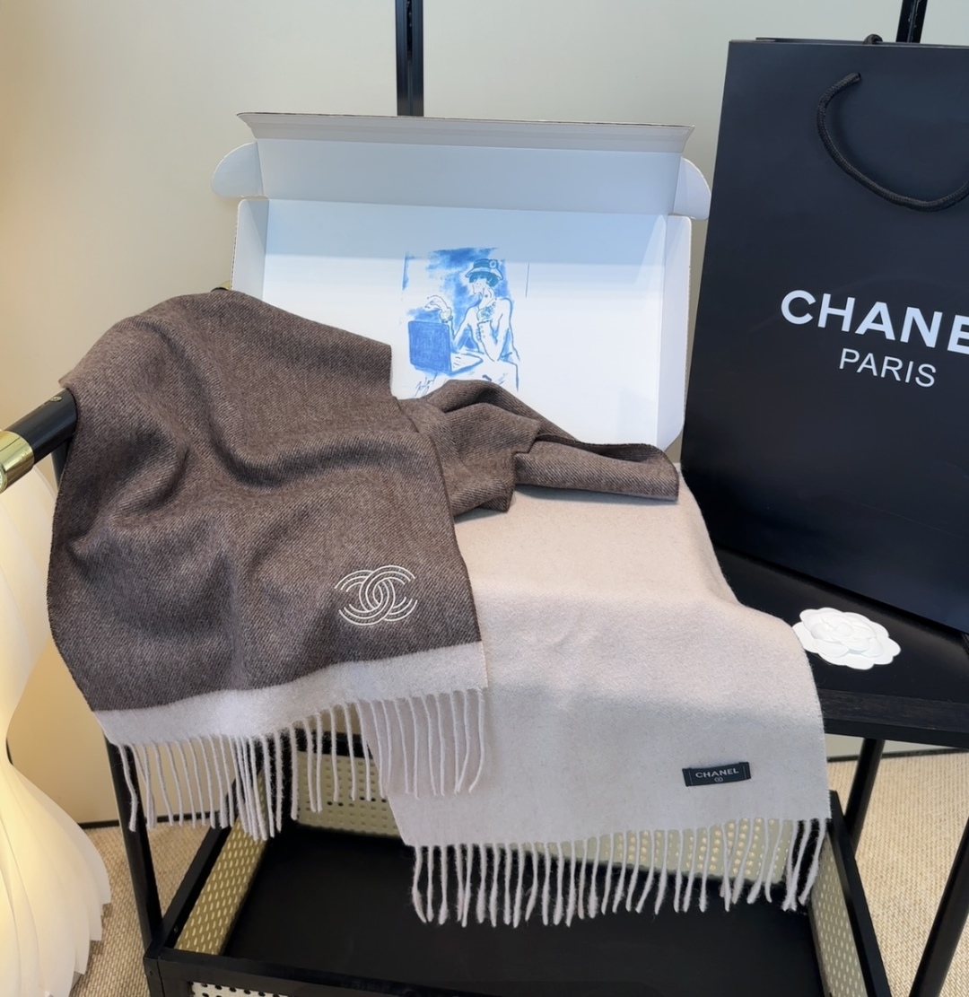 【▪Chanel · 香奈儿难得一见的温柔配色，超级迷恋❗️气质低调恬静又不失优雅❗️】重点推荐❗️高级