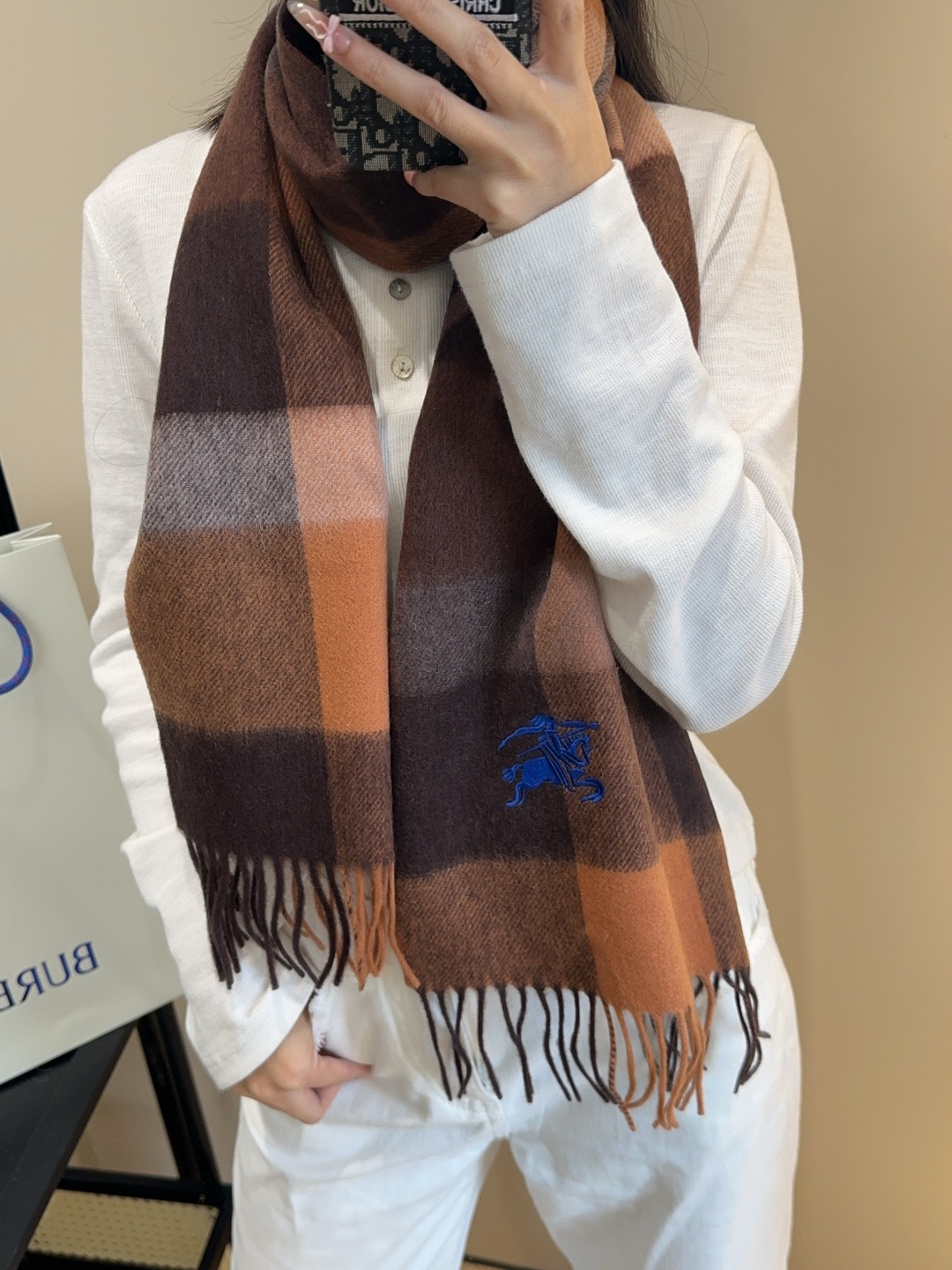 Burberry · 巴宝莉围巾❗️好看的要疯掉了，太有型太有魅力了❗️❗️非常斯文时尚的秋冬单品！真的