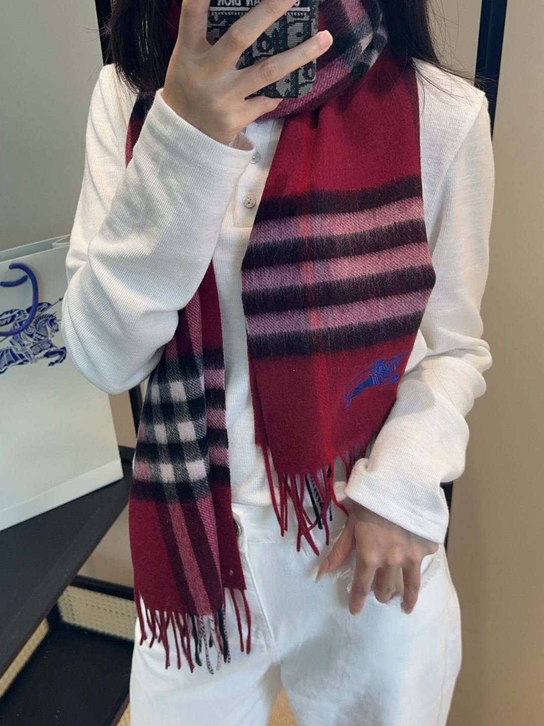 Burberry · 巴宝莉格子围巾❗️好看的要疯掉了，太有型太有魅力了❗️❗️非常斯文时尚的秋冬单品！