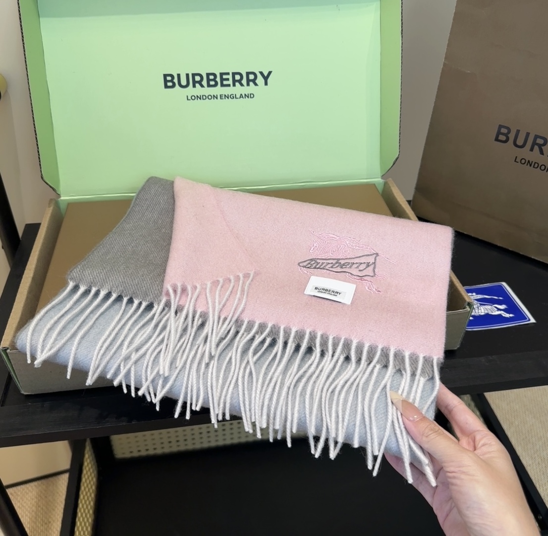 【▪️家属福利来了！！巴宝莉高端重磅男士围巾！】怒赞推荐，激动~！！下手绝对要快，同步专柜，最高端的男士