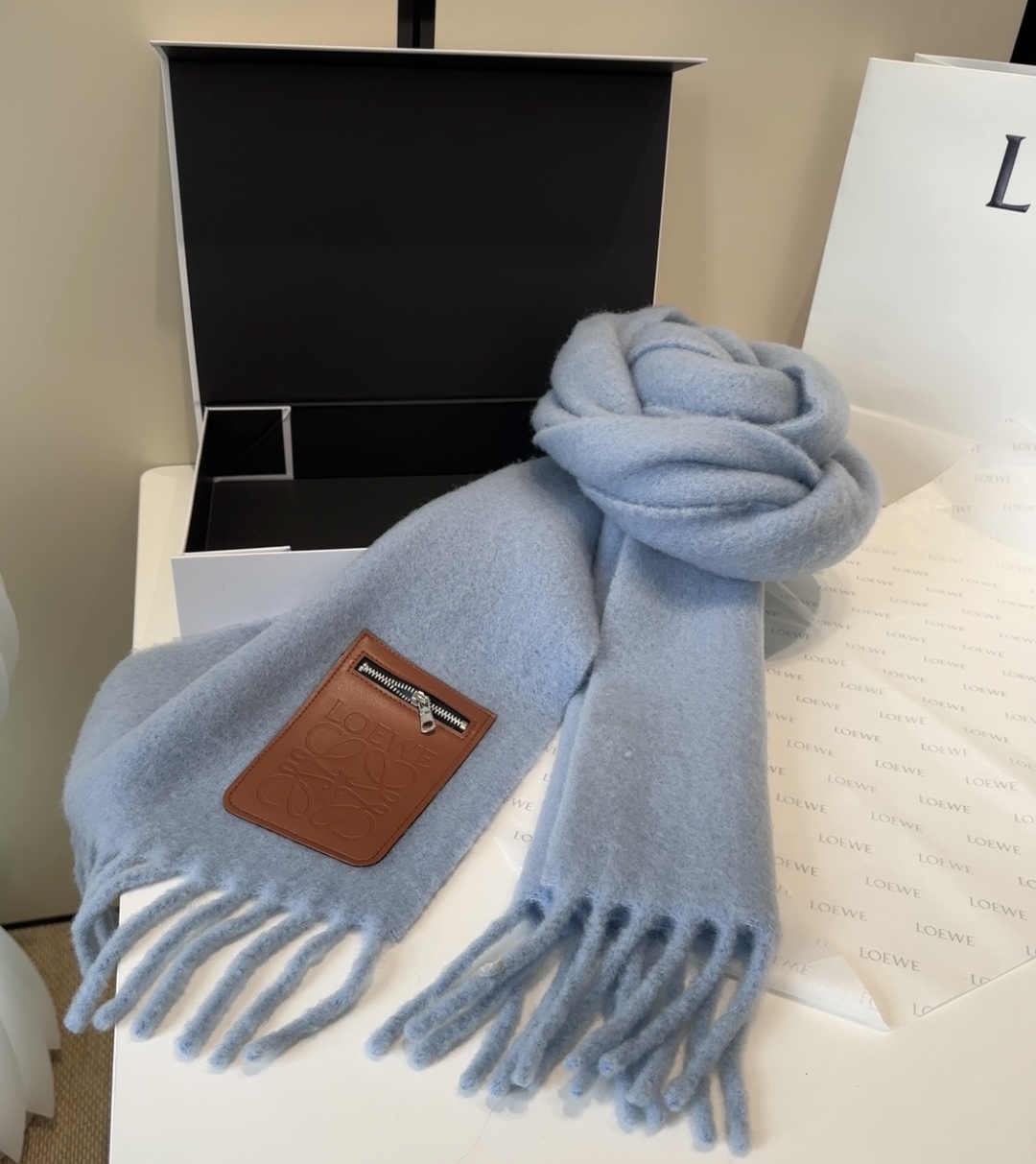 ▪❤️️罗意威超美新款马海毛围巾！超级推荐入手！】质感好货！主打的马海毛围巾~据说超难买哦！！打了好多次