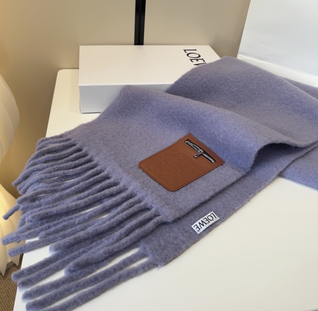 ▪❤️️罗意威超美新款马海毛围巾！超级推荐入手！】质感好货！主打的马海毛围巾~据说超难买哦！！打了好多次