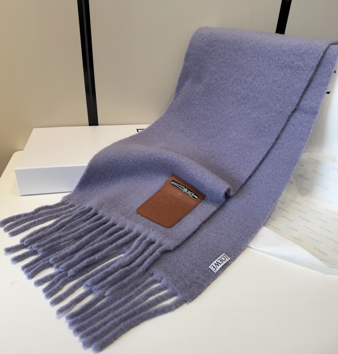 ▪❤️️罗意威超美新款马海毛围巾！超级推荐入手！】质感好货！主打的马海毛围巾~据说超难买哦！！打了好多次