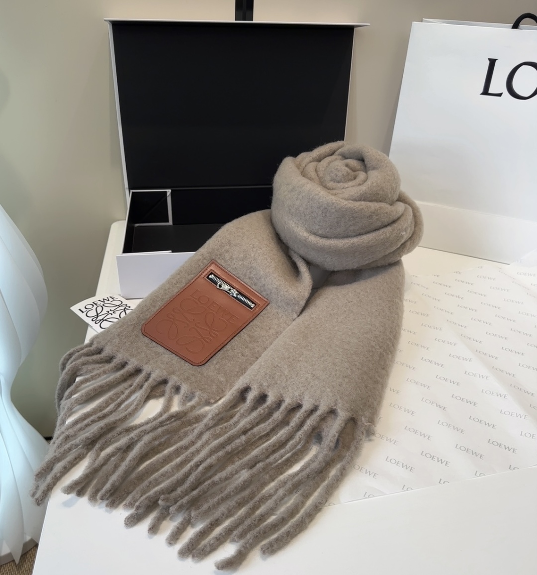 ▪❤️️罗意威超美新款马海毛围巾！超级推荐入手！】质感好货！主打的马海毛围巾~据说超难买哦！！打了好多次