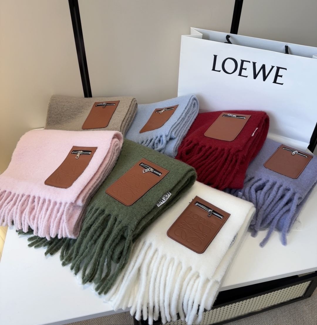 ▪❤️️罗意威超美新款马海毛围巾！超级推荐入手！】质感好货！主打的马海毛围巾~据说超难买哦！！打了好多次